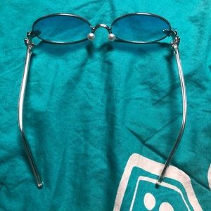 Metal Hand Pearl Nose Pad Oval Sunglasses